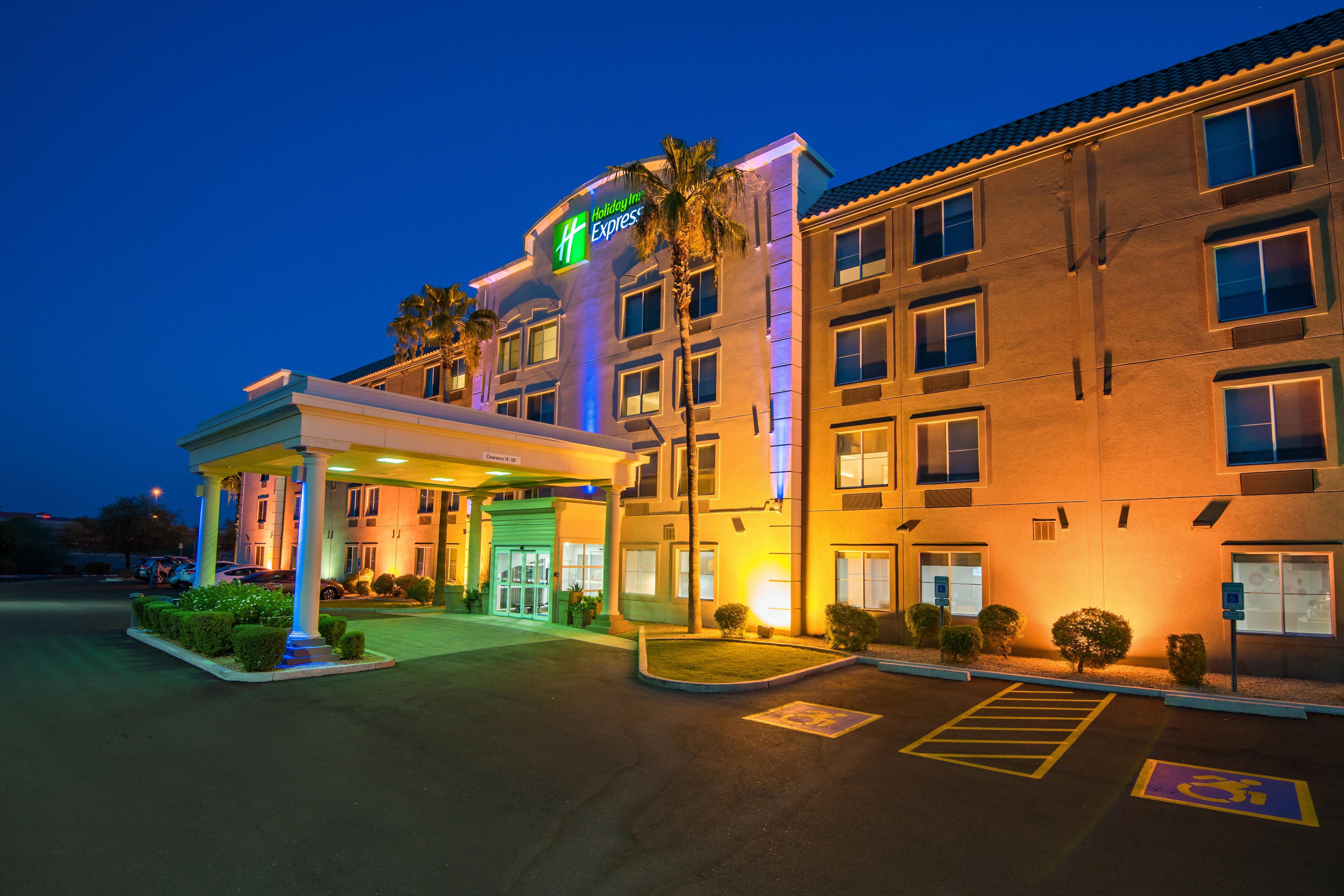 Holiday Inn Express Peoria North - Glendale By Ihg Екстер'єр фото