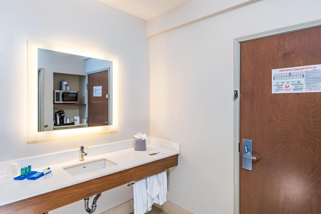 Holiday Inn Express Peoria North - Glendale By Ihg Екстер'єр фото